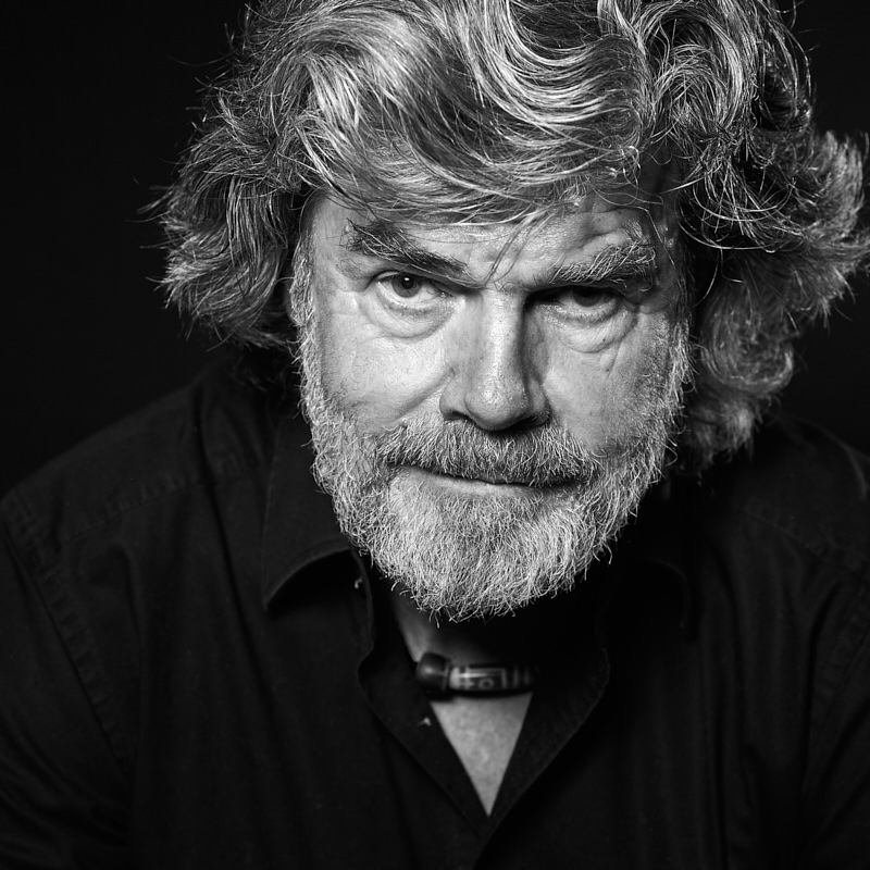 portrait-von-reinhold-messner-in-schwarz-weiß-von-marc-wagener
